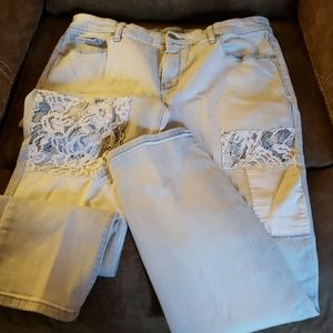 Chico So Slimming Girlfriend Ankle Sz2.5